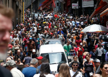 Brasil tem 213,4 milhões de habitantes em 2025, diz IBGE