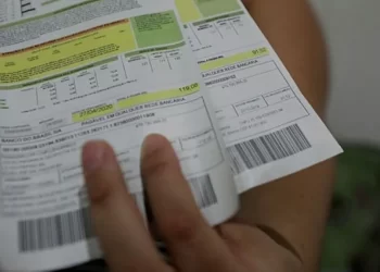 LUZ MAIS CARA: bandeira vermelha permanece em setembro e aperta o bolso dos baianos