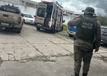 DEU RUIM NA FEIRA: PM prende dois homens e resgata mais de 50 aves silvestres na Central de Abastecimento de Candeias