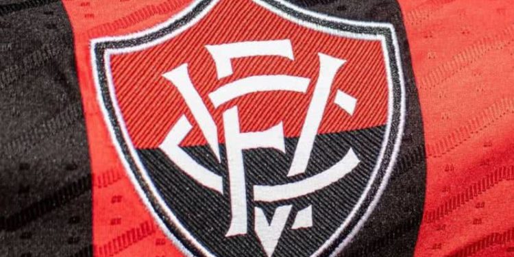 Vitória se recupera de goleada, vence no Barradão e sai da zona de rebaixamento