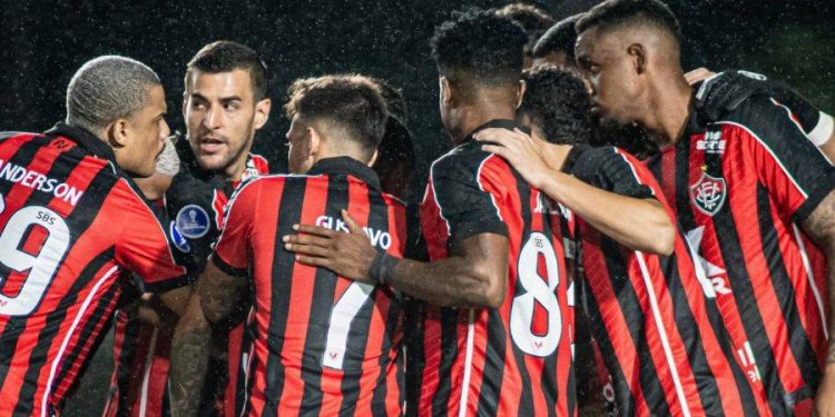Flamengo recebe o Vitória no Maracanã pela 21ª rodada do Brasileirão