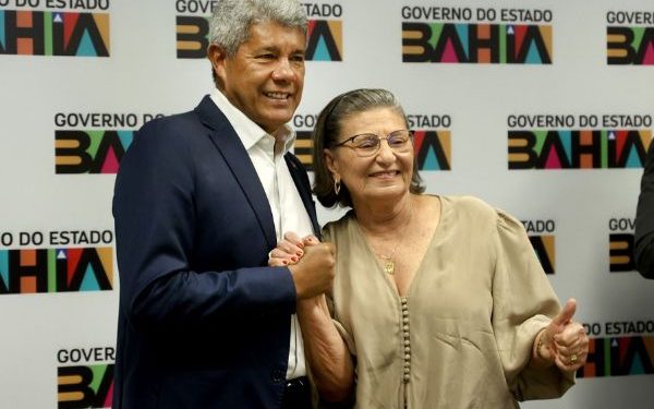 Prefeita rompe com ACM Neto e sela aliança com Jerônimo