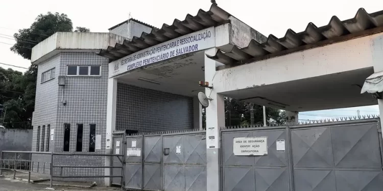 Major tentava levar kit proibido pra ‘cabeça cara’ de facção na cadeia