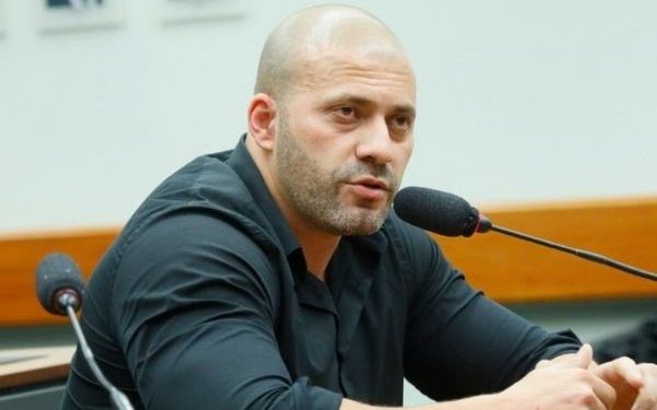 Moraes concede saída temporária de Daniel Silveira para tratamento de saúde