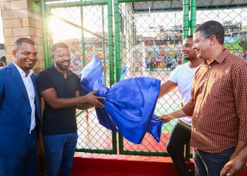 Candeias: Prefeitura entrega mais uma quadra poliesportiva coberta e revitalizada