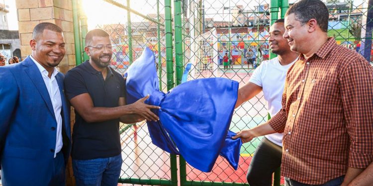 Candeias: Prefeitura entrega mais uma quadra poliesportiva coberta e revitalizada