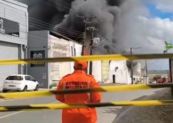 Fabríca de estofados pega fogo no Recôncavo Baiano