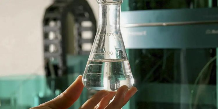 Metanol: saiba o que é e por que a substância é tão perigosa à saúde