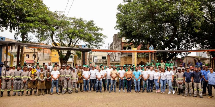 Candeias: “SEMAN nos bairros” inicia mutirão de limpeza com quase 100 profissionais no Malembá