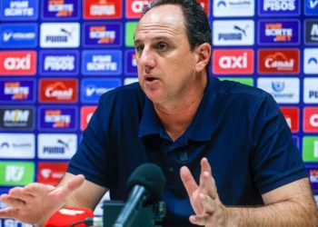 Rogério Ceni admite culpa após goleada sofrida pelo Bahia: “Erro meu”