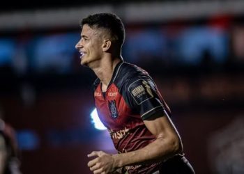 De volta, Camutanga exalta torcida do Vitória: ‘Vamos sair dessa situação juntos’