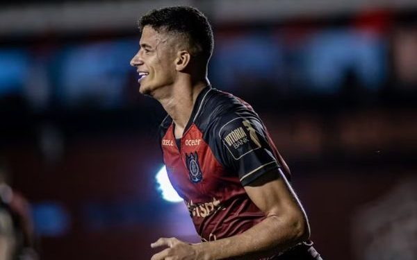 De volta, Camutanga exalta torcida do Vitória: ‘Vamos sair dessa situação juntos’