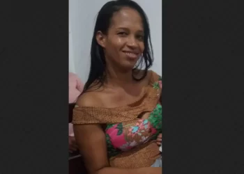 Mulher é morta com mais de 20 facadas na zona rural de Feira de Santana; ex-namorado é o principal suspeito 