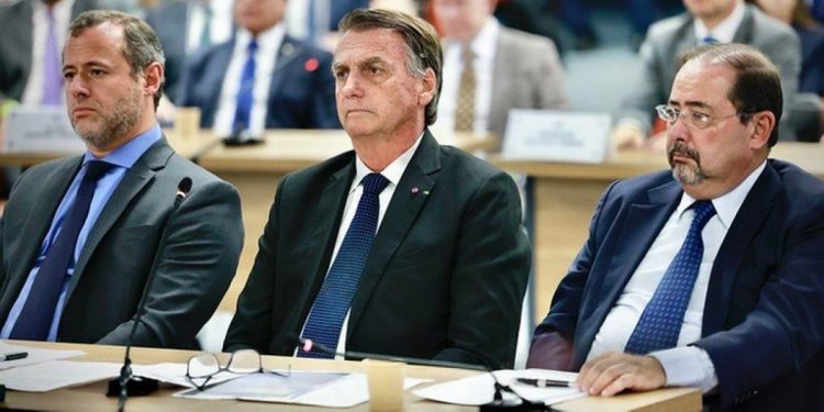 STF tem 2° dia de julgamento do golpe com a defesa de Jair Bolsonaro