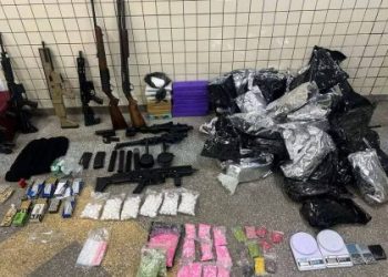 ARMAS DO BDM: polícia militar apreende fuzil, escopeta, carabinas e rifle em Lauro de Freitas