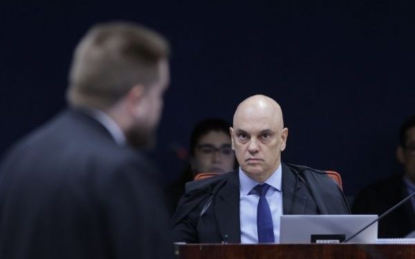 STF retoma julgamento de Bolsonaro com voto de Moraes