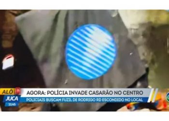 Colete balístico de emissora é achado em esconderijo de criminosos em Salvador