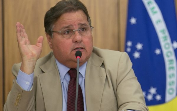 Chamado de ‘ladrão’, Geddel Vieira Lima processa vereador Sandro Filho