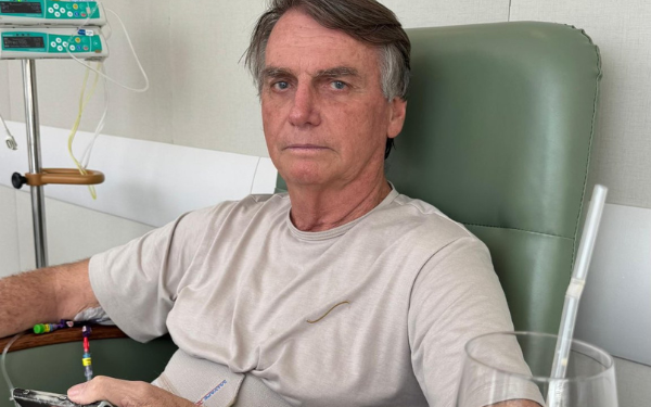 Internado, Bolsonaro tem leito com segurança reforçada e proibição de celulares