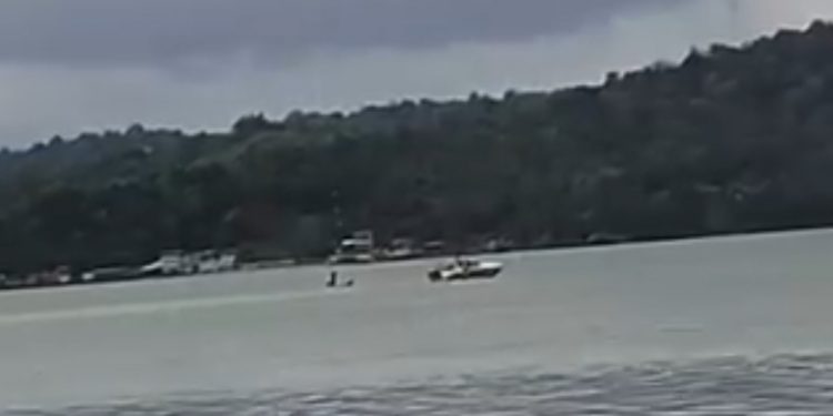 VÍDEO: Princípio de incêndio atinge lancha em Caboto