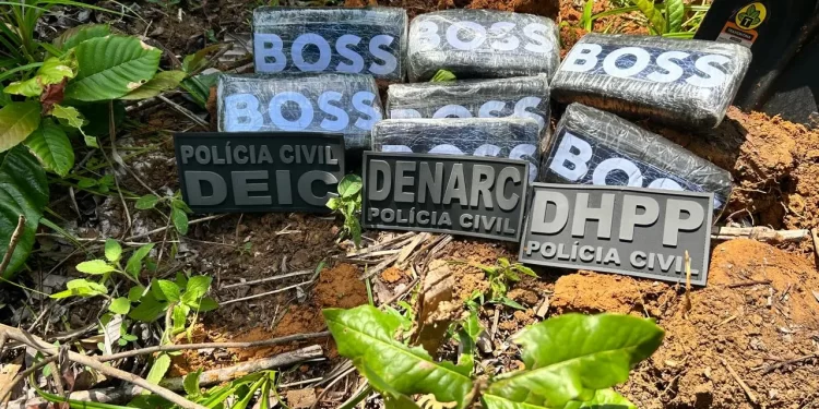 COCAÍNA BOSS: Polícia Civil encontra drogas enterradas por traficantes do BDM em Madre de Deus