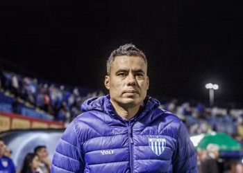 Vitória confirma Jair Ventura como novo técnico, o quarto da temporada
