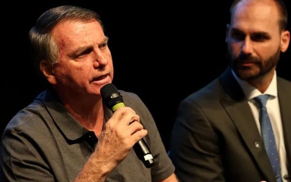 Bolsonaro pede a Eduardo que ‘feche a boca’ e evite atrapalhar negociações