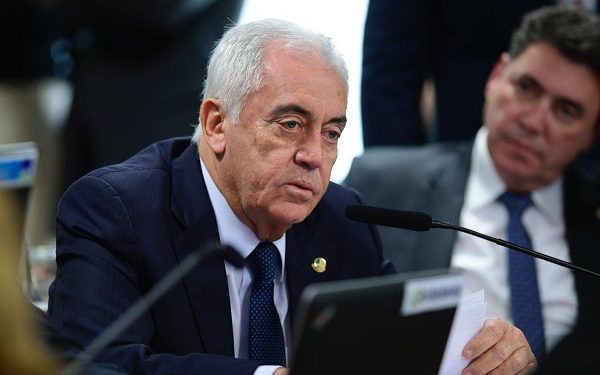 ‘Para sepultar de vez’, diz Otto Alencar sobre votar PEC da Blindagem no Senado