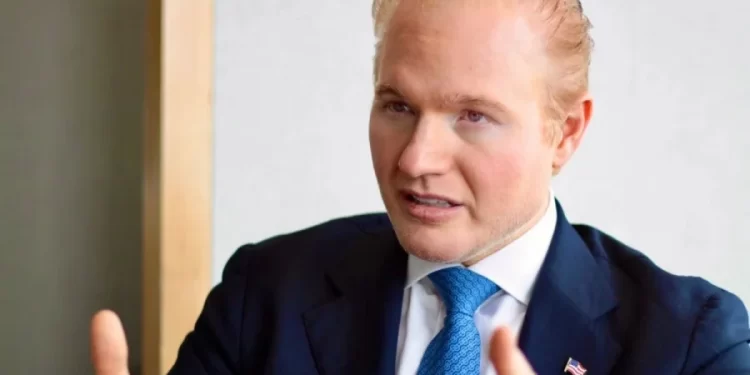 Advogado de Trump defende Eduardo Bolsonaro e chama Moraes de “descarado”