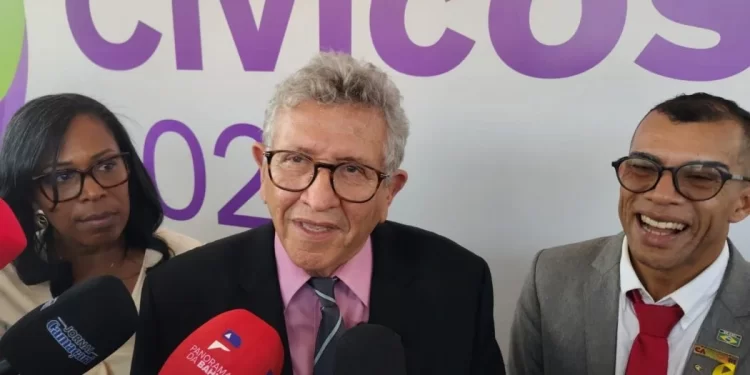 Caetano exalta adesão de prefeitos a Jerônimo e provoca bolsonaristas de Camaçari após condenação do ex-presidente