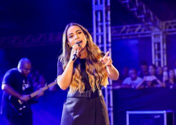 Candeias: Fenômeno da música gospel, Gabriela Rocha se apresenta na Semana Evangélica