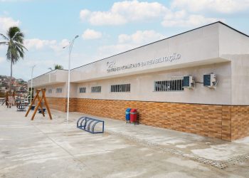 Candeias: Prefeito Eriton entrega uma das Clínica de Reabilitação mais equipadas da região