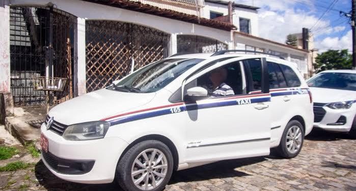 Candeias: Taxistas são convocados para vistoria obrigatória para renovação de alvará; saiba detalhes