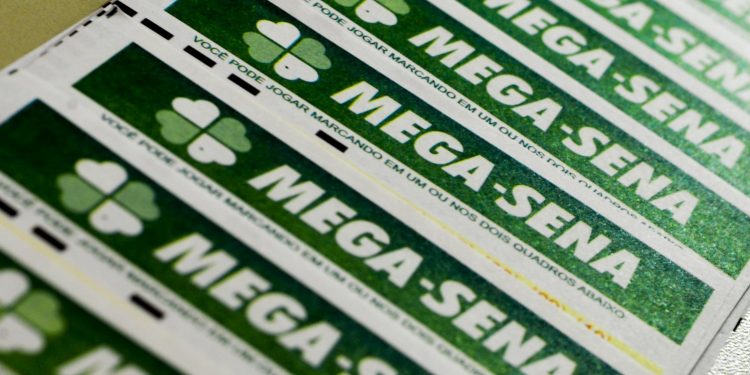 Mega-Sena acumula e pode pagar R$ 27 milhões neste sábado