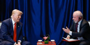 Trump parabeniza Lula, mas evita promessa de acordo comercial com o Brasil: “Não sei se algo vai acontecer”