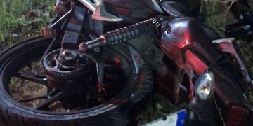 Homem morre após bater em poste em Candeias