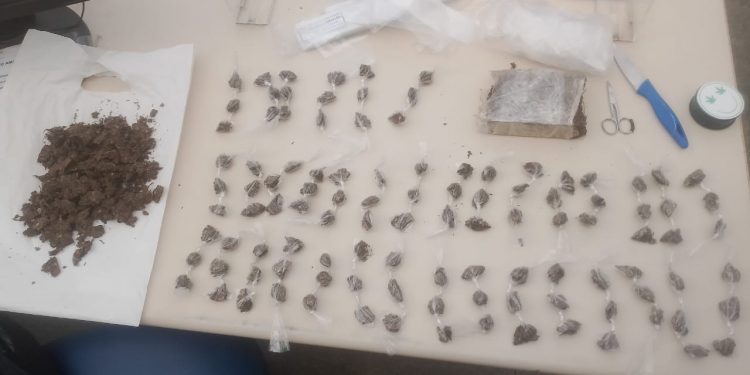 Carga de maconha é apreendida e três homens são presos em Candeias