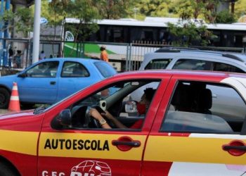 Governo estima economia de até 80% com fim da autoescola obrigatória