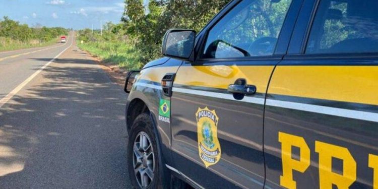 Batida entre dois carros na BR-349 deixa quatro mortos no oeste da Bahia