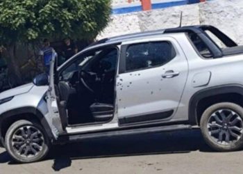 Bebê e dois adultos são baleados dentro de carro em Ibotirama, na Bahia