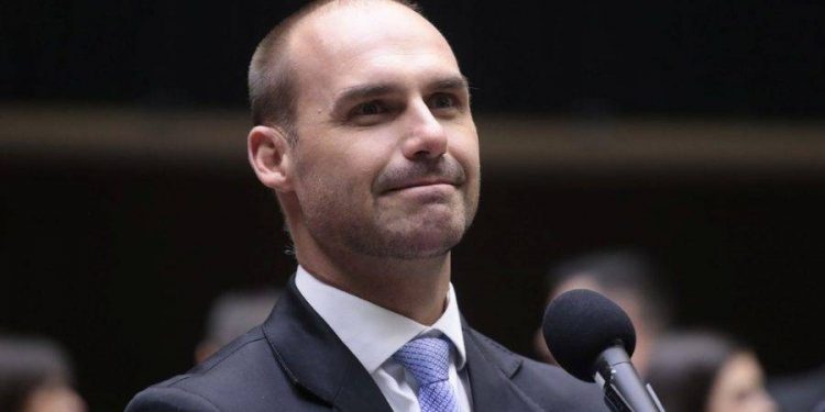 PGR rejeita pedido de prisão preventiva contra Eduardo Bolsonaro
