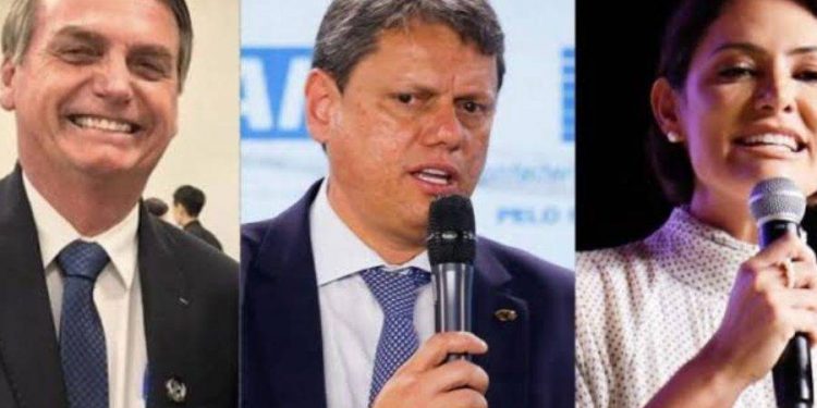 Bolsonaro diz que apoia Tarcísio se Michele for vice, dizem aliados