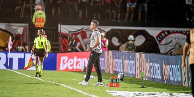 Jair Ventura comemora os primeiros 3 pontos pelo Vitória: ‘Final se ganha’