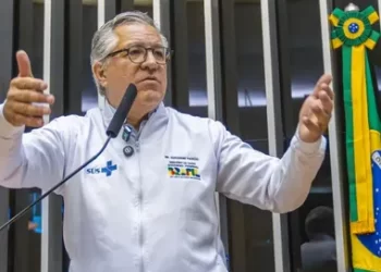 Em pleno sextou! Ministro pede que brasileiros parem de beber; entenda