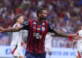 Willian José e Ronaldo brilham, Bahia vence Flamengo na Fonte Nova e põe fim a tabu de 12 partidas