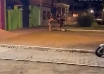 “O PAU QUEBROU”: briga entre mulheres é registrada na Orla de Madre de Deus