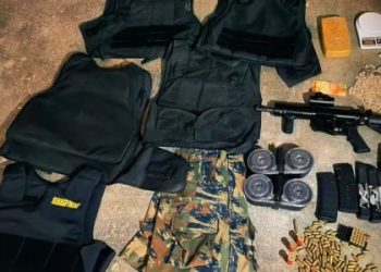 Polícia apreende fuzil, munições e grande quantidade de drogas durante operação em Lauro de Freitas