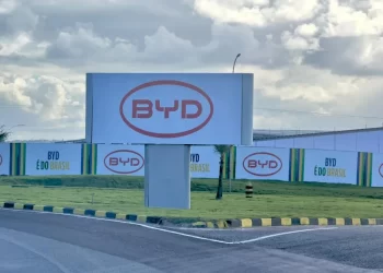 Indústria a mil! Bahia deve gerar 20 mil empregos com BYD; veja
