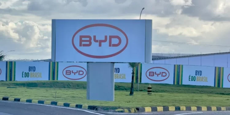 Indústria a mil! Bahia deve gerar 20 mil empregos com BYD; veja