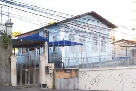 Escola municipal é arrombada pela sexta vez no ano em Salvador; unidade fica ao lado de delegacia